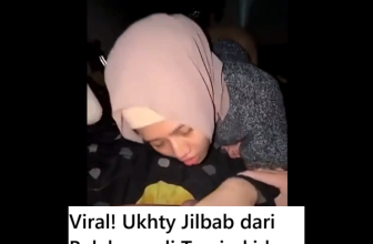 Viral! Ukhty Jilbab dari Belakang Bikin Cowoknya Demam