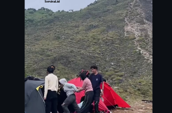 Video Viral Dua Perempuan Bertengkar Saat Mendaki Gunung Talang Solok Diduga Dipicu Masalah Asmara