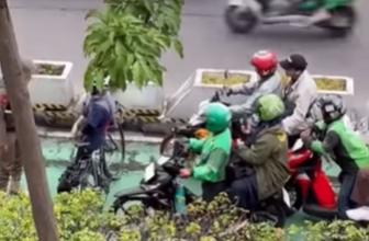 Viral Pesepeda Wanita Hadang Pemotor di Jalur Sepeda Sudirman