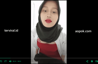 Video Cewek Jilbab Cantik Ketahuan Ortu di Kamar Mandi, Netizen Heboh