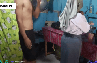 Viral! Video Si Kakak Ganggu Adek Lagi Masak Sebelum Ke Sekolah Bikin Netizen Gemas