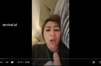 Viral! Live Cece Bule Bali Jadi Sorotan Netizen, Aksi Pamer Mainan Batang Heboh di Media Sosial