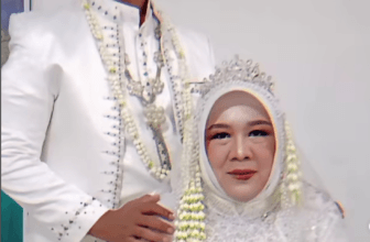 Viral! Pria 22 Tahun Nikahi Janda 50 Tahun di Nikah Massal, Kisah Cinta Beda Usia 28 Tahun Banjir Dukungan Netizen