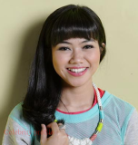 Biography Yura Yunita