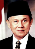 Biografi Biodata dan Profil BJ Habibie