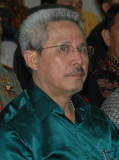 Tursandi Alwi (1950-…): Gubernur di Tiga Provinsi