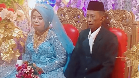Video Viral Pasangan Lansia Gelar Resepsi Pernikahan di Donggala, Momen Romantis yang Bikin Netizen Terharu