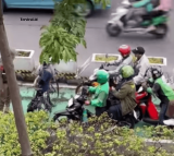 Viral Pesepeda Wanita Hadang Pemotor di Jalur Sepeda Sudirman