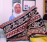 Aisyah Yaqub (1938-…): Tapis ‘Terang’ di Tangannya