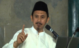Profil Dan Biodata Ustadz Zaitun Rasmin Lengkap